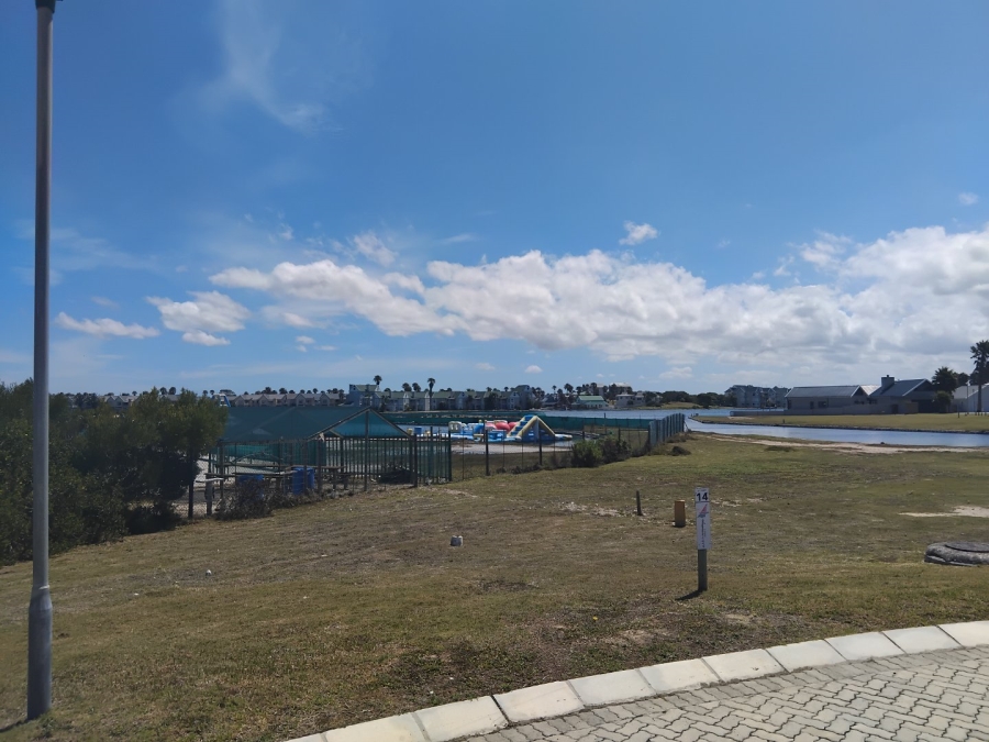 Commercial Property for Sale in Marina Martinique Eastern Cape